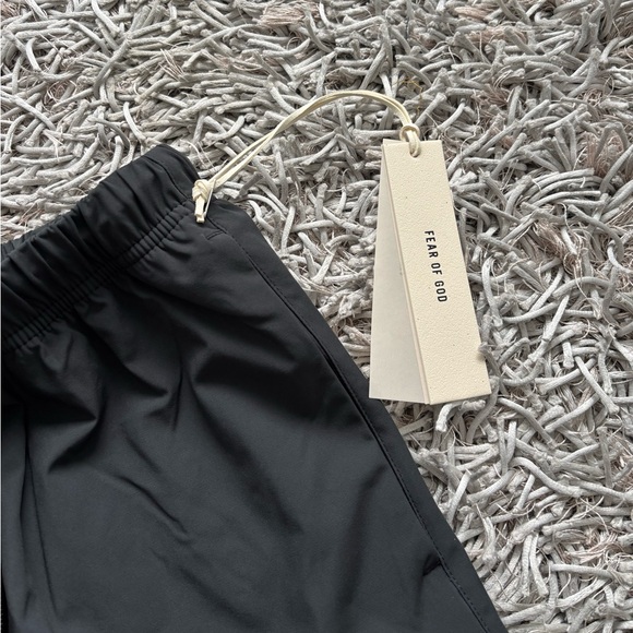 ESSENTIALS Fear of God Tech Nylon Classic Short NWT NEW COLLECTION Sz Small - Picture 4 of 8